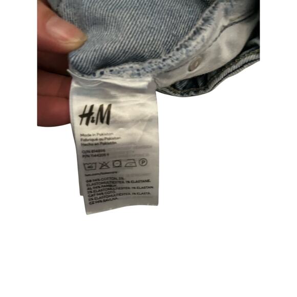 H&M Divided Women's Acid Wash High Waisted Denim Shorts Size 0 Blue - Picture 4 of 7